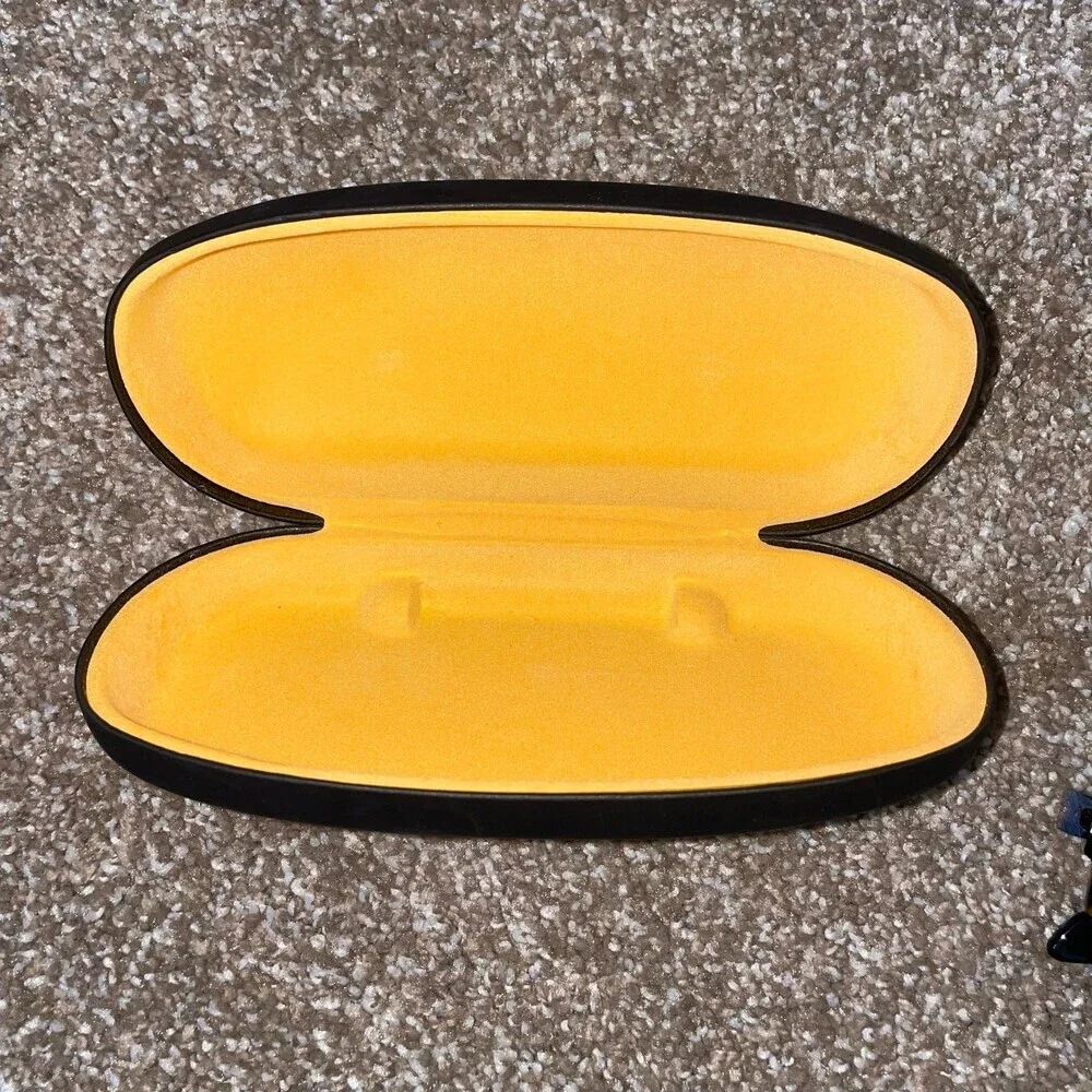 Sun Trends sun glasses with case Tortoise brown rimed great condition unisex